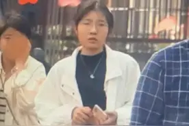 5月30日报道，23岁女生爬山观赏“蓝眼泪”失踪，失踪前聊天记录曝光：群友提醒天黑不安全，她说“太阳下山我就下撤”（极目新闻）@大象新闻主持人陈静华 #大象主播说