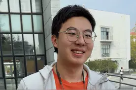 新疆全疆前十名，来到清华后感觉压力很大！#街头采访 #清华大学 #学霸#学长有话说视频封面