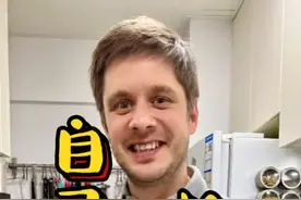 炸鸡自由你也能拥有！牛奶湿腌料加秘制干粉配方首次公开，香脆多汁，趁热快吃 #假期的快乐是美食给的 #炸鸡 #自制炸鸡 #跟着抖音学美食 视频封面