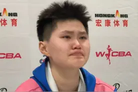 可以输球，但绝不会放弃！北京女篮在季后赛16进8的淘汰赛中，第二回合主场不敌江苏，无缘晋级。#北京女篮视频封面