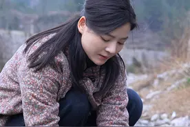 上山找野蘑菇没找到，却找到了“菌中之王”！ #羊肚菌 #来一口春天的野菜 #农村生活 #美好乡村春耕季视频封面