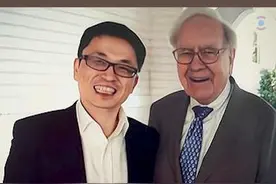 一场饭局价值7000亿，号称国内最贵的一次聚餐。#张磊 #名人大咖 #商业思维 #价值投资 #人物故事视频封面