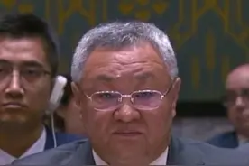 中国常驻联合国代表傅聪在北京时间今天（7月17日）凌晨的安理会加沙人道局势紧急公开会上发言，敦促国际社会以最强的紧迫感采取有力行动，缓解人道灾难。（央视频号：国际时讯）视频封面