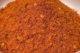 六婆辣椒面，一袋热量只有8卡，蘸啥都好吃！！！！#灵魂蘸料  #好吃到停不下来  #万能蘸料