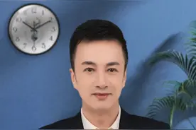 雪天大货车意外失控，山东热心小伙冒险阻停，获救司机跨越200多公里上门感谢#真实事件 #感人  #暖心  #传递善良传递爱视频封面
