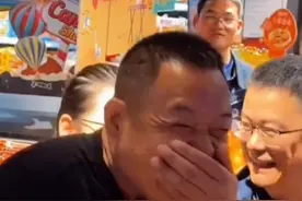 3月29日河南，胖东来店长平均月薪78058元，工资普遍上调，今年基层员工也能拿到9886元，“羡慕了，东来哥 还招人吗？”视频封面