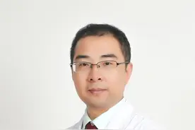每天吃胡萝卜，就能视力变好？眼睛变亮？ #医学科普 #眼科科普 #爱眼护眼 #抖出健康知识宝藏视频封面