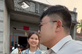 跟越南女友一起去做婚前体检，结婚证马上就能拿到手了，当她知道中国办结婚证只要9块钱时，问我为啥要来越南结婚？把我都问懵了#越南女友 #婚前体检 #结婚证视频封面