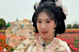 我第一次知道韩国人原来很喜欢的中国城市是盐城！来之前我不理解这座城市，来之后发现盐城春天的郁金香真的很美呀~#抖音夜游小城大赏#为中国小城上分#韩国人在中国#赏花#春游视频封面