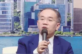 香港财库局局长许正宇在回答中国基金报记者提问时表示：积极推动深港金融合作，允许港人用“转数快”充值数字人民币（记者：郭玟君） #机遇香港  #机遇湾区  #数字人民币  #深港视频封面