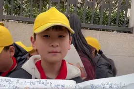 被书就送火鸡面？学渣疯狂背古诗，一代人有一代人的鸡蛋要领