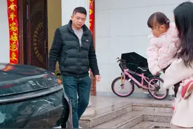 熊二和别人碰车了，新车碰撞很严重#新农人计划2025  #乡村守护人 #微光点亮乡村 #内容启发搜索视频封面