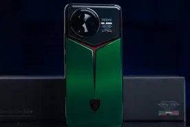 REDMI K80 Pro冠军版体验：这也太帅了！ #红米 #REDMI #红米手机视频封面