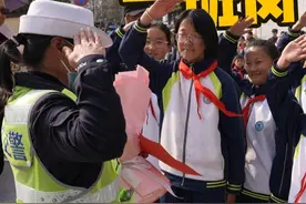 18年的坚守！辅警李建梅的最后一班岗 #云南警事视频封面