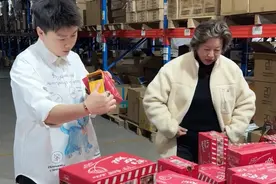 如果家家团圆该有多好，如果这些父母从未失去该有多好，尽自己一点绵薄之力，希望能为他们点亮一点回家的路 #天下无拐  #团圆  #vlog日常   #19岁男保姆  #00后男保姆视频封面