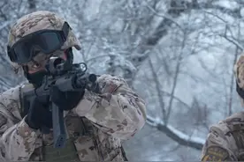 茫茫雪野，硬核战术演练来袭（作者：武警兵团总队 任勇、马天培视频封面