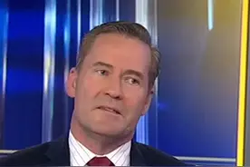 华尔兹承认打击胡塞武装泄密 怀疑记者故意潜伏 已拉马斯克来“破案”视频封面