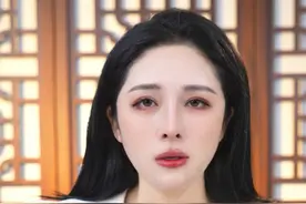 胆子真是大啊，女子冒充新娘亲戚竟然在婚礼现场偷红包 #女子冒充新娘亲戚偷红包被拘 #冒牌亲戚 #婚礼 #小月说 #抖音热评视频封面