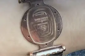 “浪”还在，“琴”没了！网友称花1万多买的浪琴整个表盘丢失仅剩表带，浪琴回应#媒体精选计划 #浪琴 #手表视频封面