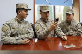 想当兵王？想上强度？新战友的喊话挑战，班长已收到！ #新兵 #我要当兵王#挑战自己突破自己 #班长来了 (吕腾 吴伟 腾帅 吕潇逸 吴梓豪|编辑:张力元 张佳欣|编审:赵阳)视频封面