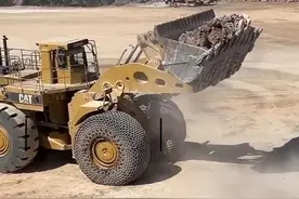 超级工程车：超大型推土机 铲运车 #大型工程车施工现场视频视频封面