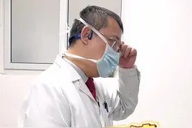 患者肚子上有几个硬块，应该是脂肪瘤，王老师耐心讲解如何处理脂肪瘤。#脂肪瘤  #胃肠健康   #腹部硬块   #健康科普视频封面