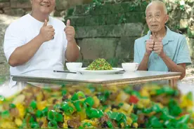 摘完的空心菜梗不要丢了，阿米教你做个下饭菜，拌面条下米饭巴适 #下饭神器 #地道川味