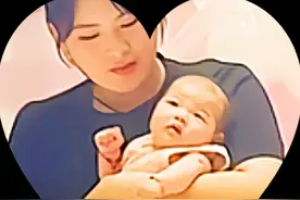 “欢迎参加我女儿的婚礼” 女儿办满月酒 爸爸太紧张 结果……直接把满月宴变婚宴。宝宝：我才吃你家30天饭，都想把我嫁出去。网友：爹还没当明白，就想当老丈人了!#意外 #意外的惊喜