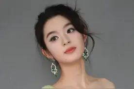 6月3日报道，中传回应是否会录取黄杨钿甜：原则上只要符合录取条件就能录取#大象主播说 @程鹏视频封面