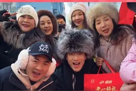 #左右哥给林依轮当导游   不是我说两个中年的哥哥,怎么能做到在哈尔滨还那么披荆斩棘的视频封面