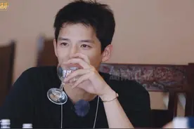 #湖南卫视连发20条王安宇 
#王安宇  说自己不吃水里的，但是能吃紫菜汤，哈哈哈哈，好主观的挑食呀～
#湖南卫视考古王安宇视频封面