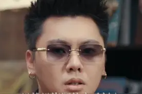 没钱没资源的音乐新人
如何靠一首歌火爆海外？
揽佬坦言：仅仅因为没办法
才选择了自媒体
#我的家乡主题曲请出战#来财揽佬看抖音精选下饭