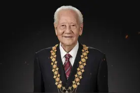 送别黄旭华院士：以生命铸剑，以忠诚报国。“此生属于祖国，此生属于核潜艇，此生无怨无悔” #黄旭华  #送别  #民族英雄视频封面