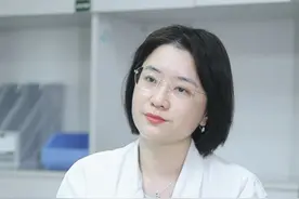 脖子、腋下、眼皮上方凸起的小肉丁到底是#皮赘  还是#丝状疣 呢？平时到底要怎么预防和处理呢？ #医学科普  #涨知识 #HPV #皮肤视频封面