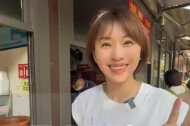 上海的阿姨们真的很爱唠嗑哟，老亲切的 #上海 #分享 #大有学问 #记录美好生活 #上海早餐视频封面