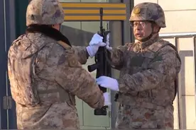 除夕夜，将军替兵站岗！视频封面