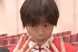 全红婵人生第一次做美甲，面对镜头大方展示，鼓励心怀热爱的人不要放弃视频封面