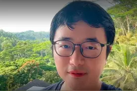 发布文案及话题标签：揭秘OpenAi 万亿估值背后的商业逻辑！#跟傅盛学AI#大咖观察#OpenAI#人工智能#大有学问视频封面