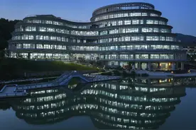 景区里有校园，校园就是景区，走进杭州电子科技大学信息工程学院视频封面