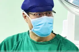 淄博来的腰突大妹子，手术马上开始！给她加油！ #腰椎间盘突出 #腰疼腿疼 #吴东进脊柱外科团队视频封面