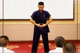 功夫版本的易筋经你见过吗？看完让人大开眼界！不得不感叹老师武艺超群！对身体素质有一定的要求，有些招式也有升级，建议多看几遍#易筋经 #弘扬中华传统文化#功夫  视频封面