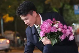 宝宝们，快看，你们追更的徐镇长带着爆款芍药花向你走来啦#我的家乡我代言#乡村振兴 #文旅局长们卷起来了 #基层干部