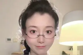 扎库师傅订单爆满，纸别墅几米高，太离谱了！#南通多方称未收到管理殡葬品通知  #飞要说  #南通焚烧祭拜的纸别墅有几米高  #官方回应南通烧纸有两层楼高  #清明节上坟祭祖视频封面