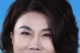 董小姐本来想慰问一下员工的分房情况，没想到最后尴尬了 #董明珠 #董小姐 #格力 #格力分房人手一套 #房产视频封面