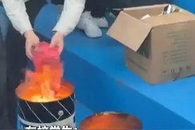 芜湖一高校当众销毁香烟。学校：禁止学生在宿舍吸烟 ，系发现并没收后的香烟统一销毁。#香烟#学校#社会百态#你怎么看视频封面