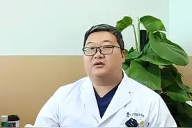 膝盖肿胀有积液，不用去医院了！ #健康科普 #医学科普 #膝盖疼痛视频封面