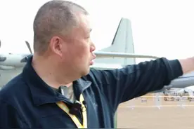 专家带您看武直-10！被称作“空中坦克”的空战歼击直升机#东南军情视频封面