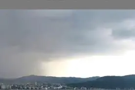 继续发布暴雨红色预警！未来三天湘中湘北有暴雨到大暴雨视频封面