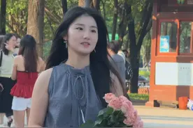 给陌生女生送花 #街头送花 #惊喜瞬间 #治愈系