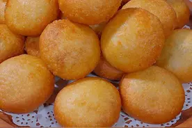 一斤面粉两斤水，教你做老式油炸糕。不开裂 不流糖 酥到掉渣~#糖糕 #美食教程